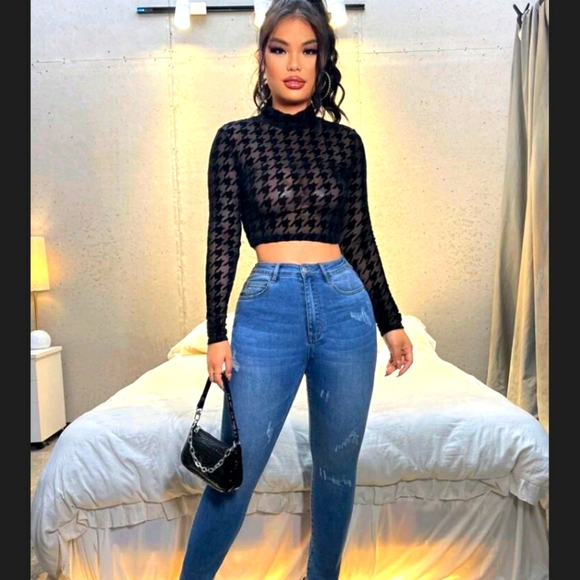 Houndstooth funnel neck mesh crop top - Picture 4 of 4